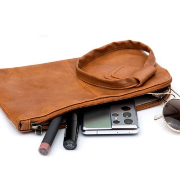 Weekend Wristlet Clutch - Picture 4 of 4